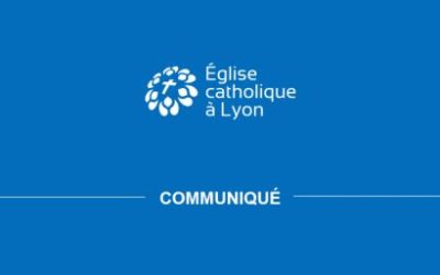 Par l’intercession de Notre Dame, nous te prions : Je vous salue Marie, pleine de grâce…
