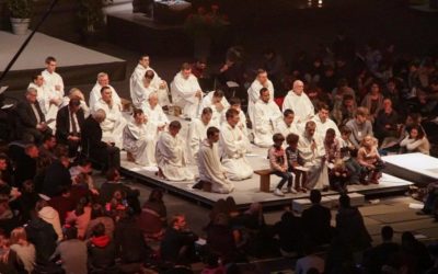 Priez en direct tous les soirs à 20H30 avec les Frères de la Communauté de Taizé