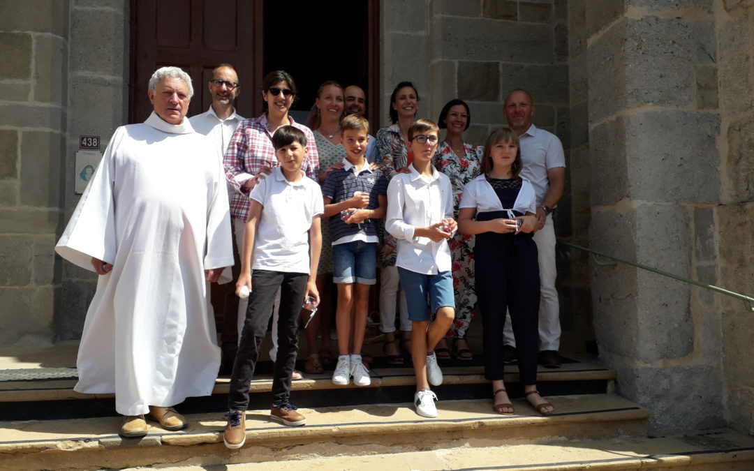 69 jeunes reçoivent le sacrement de l’eucharistie courant mai-juin